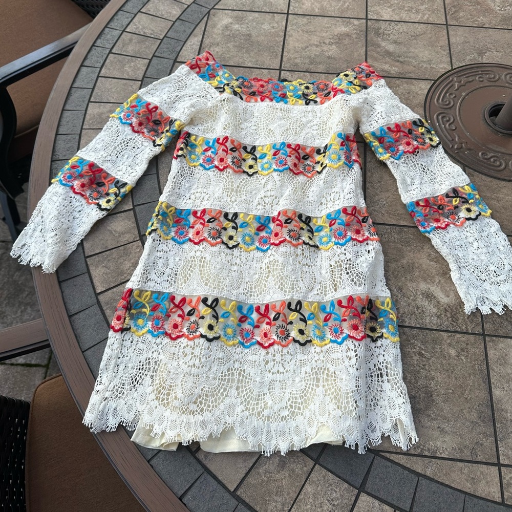 Girls size 8 lace / floral print long sleeve dress